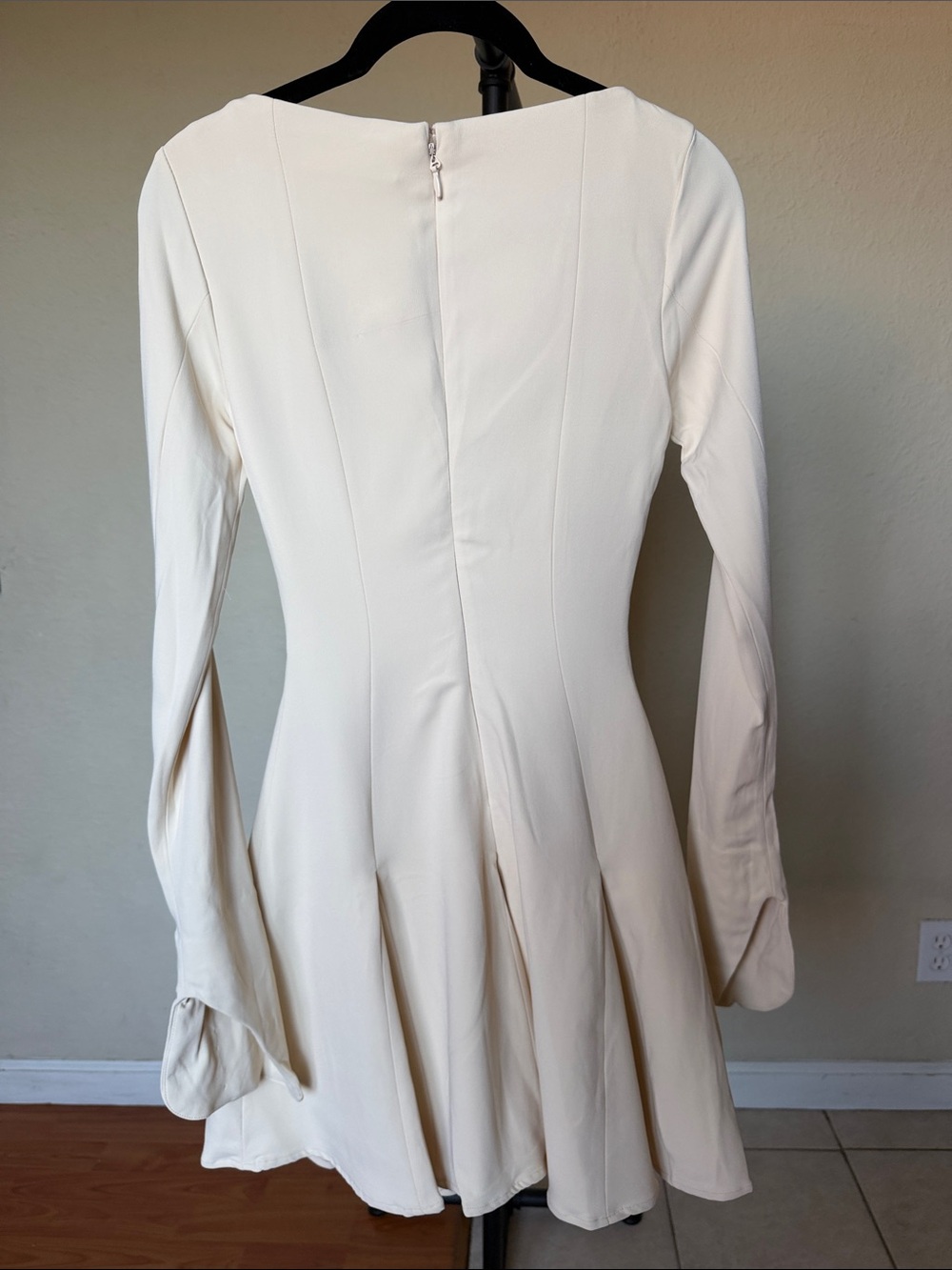 House of CB Francesca Cream Long Sleeve Dress size XS NWOT - Picture 8 of 16
